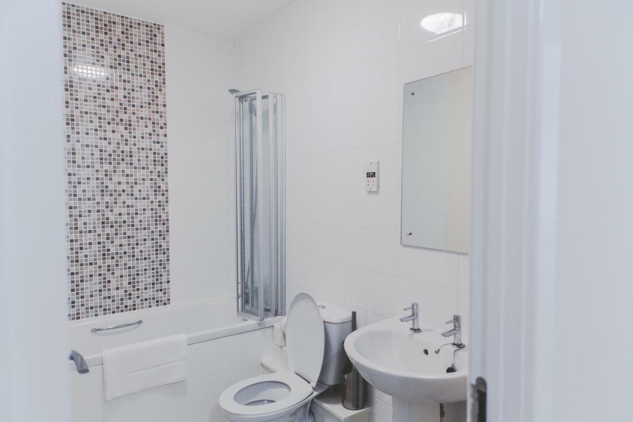 Salford Holiday Apartment Manchester Buitenkant foto