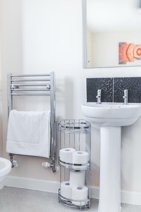 Salford Holiday Apartment Manchester Buitenkant foto