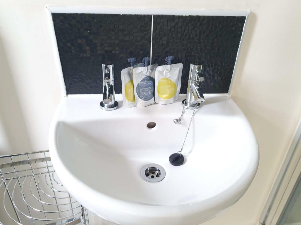 Salford Holiday Apartment Manchester Buitenkant foto